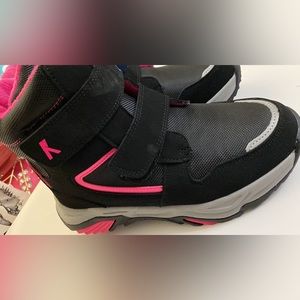 Girls boots